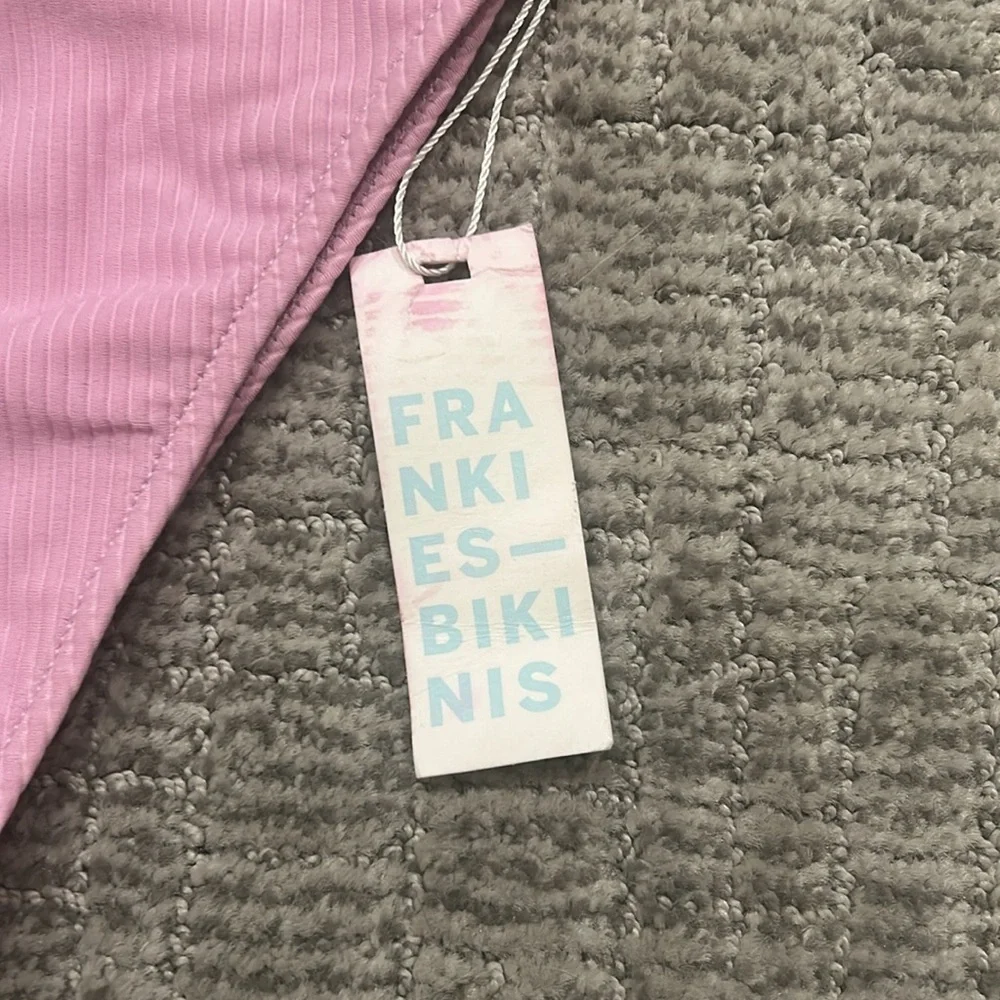 Frankies Bikinis chic light